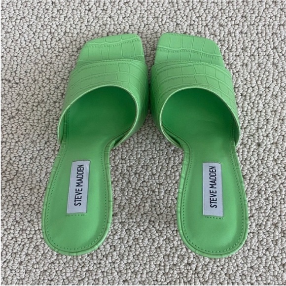 Steve Madden Sandal - Picture 4 of 11